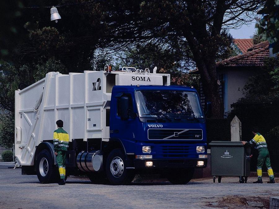 Volvo FM7 4x2 Rolloffcon 1998 года  (фото 1 из 2)